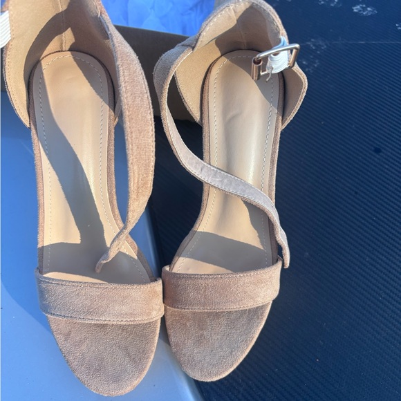 Platform Heels - Picture 5 of 6